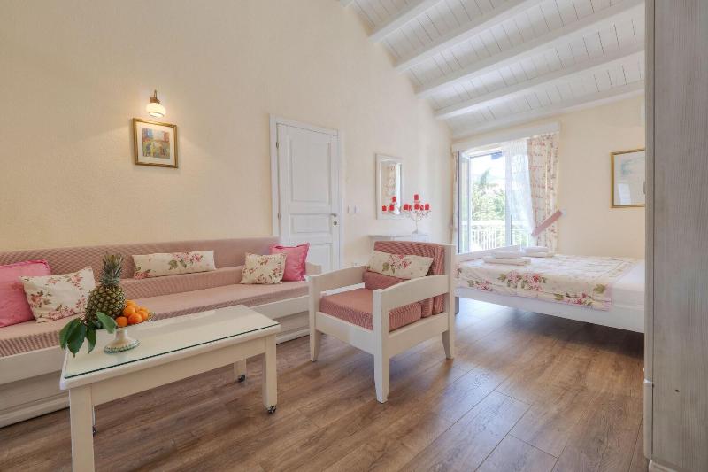Marinero Apartments image