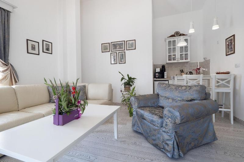 Marinero Apartments image