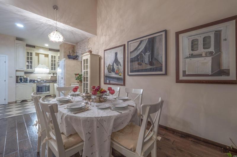 Marinero Apartments image