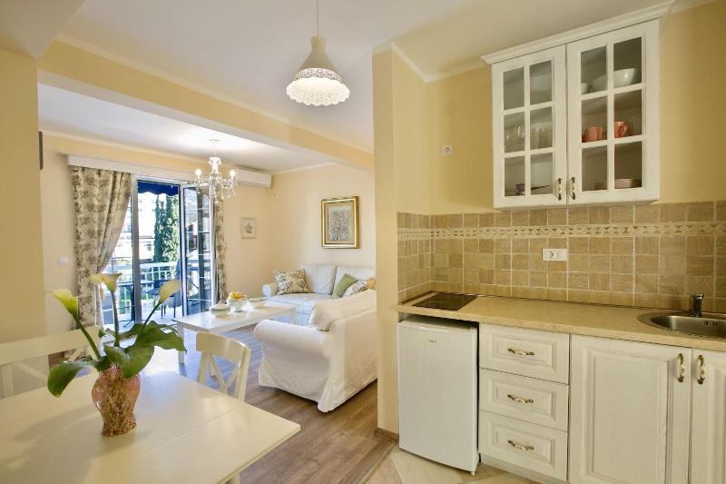 Marinero Apartments image