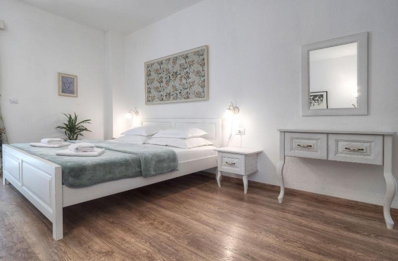 Marinero Apartments image