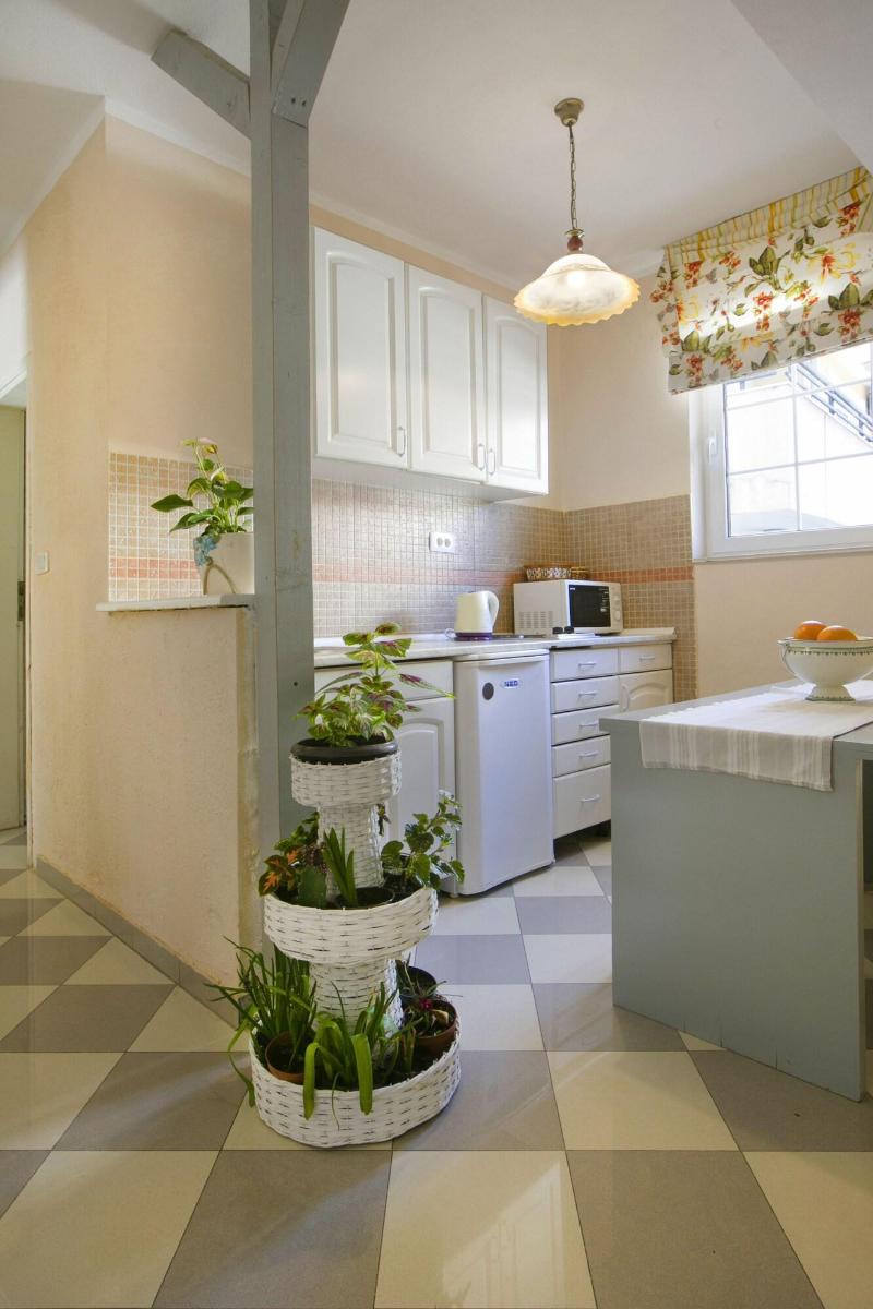 Marinero Apartments image