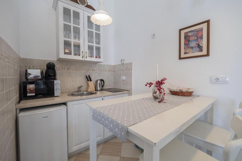 Marinero Apartments image