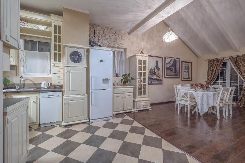 Marinero Apartments image