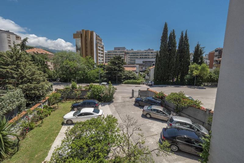 Marinero Apartments image