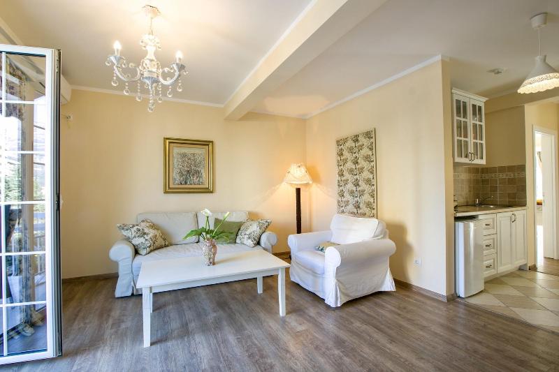 Marinero Apartments image
