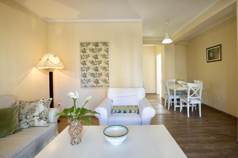 Marinero Apartments image