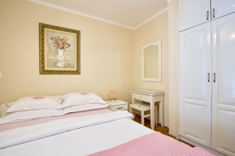 Marinero Apartments image
