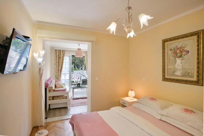 Marinero Apartments image