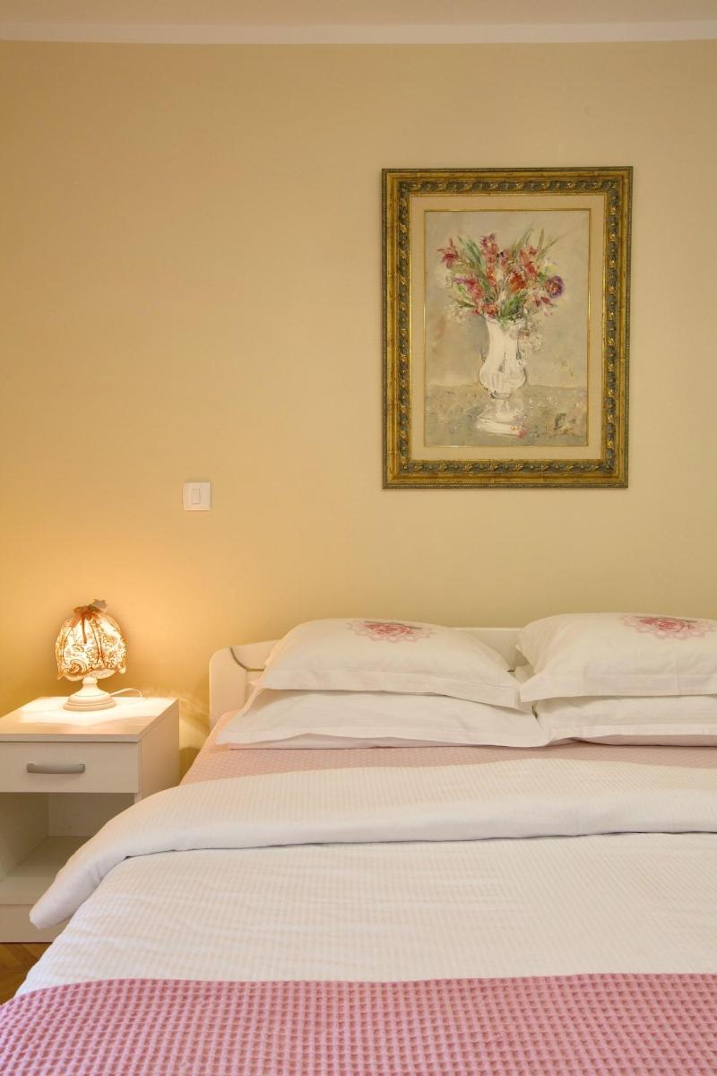 Marinero Apartments image