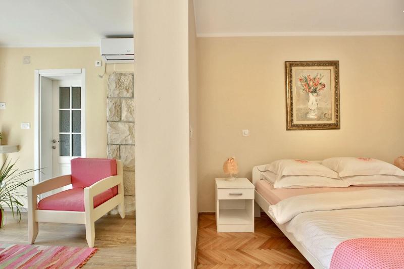 Marinero Apartments image