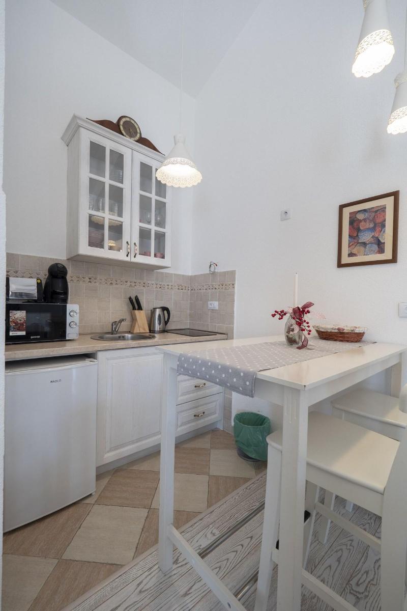 Marinero Apartments image