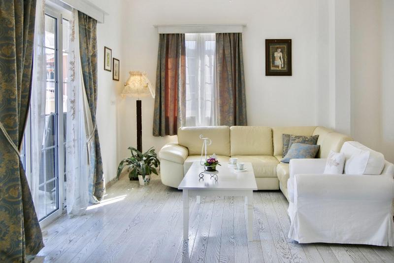 Marinero Apartments image