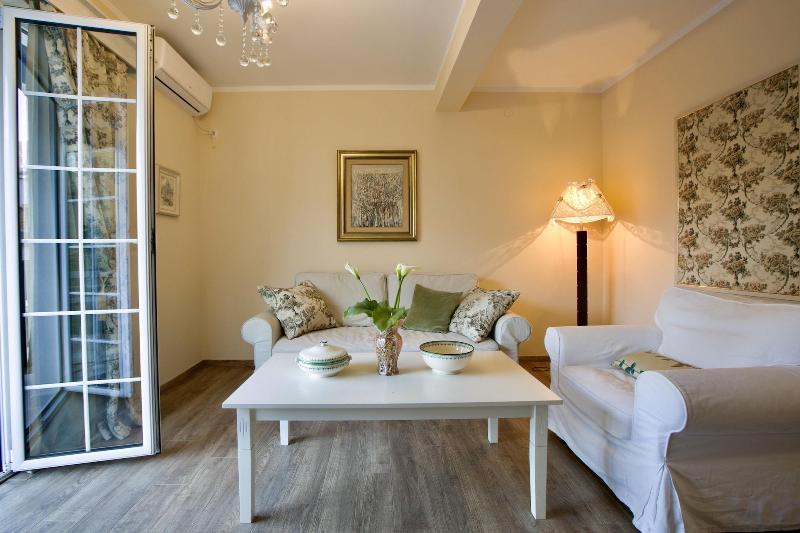 Marinero Apartments image