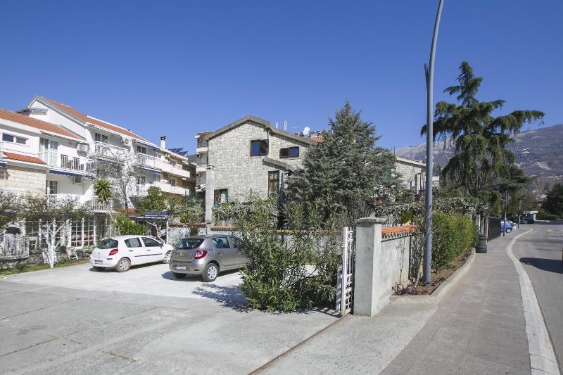 Marinero Apartments image