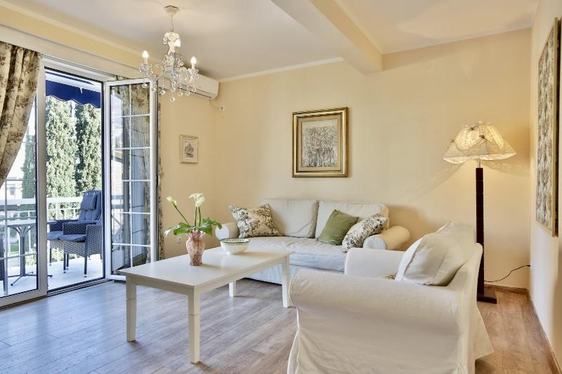 Marinero Apartments image