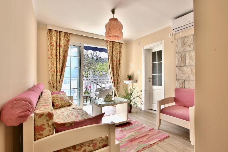 Marinero Apartments image
