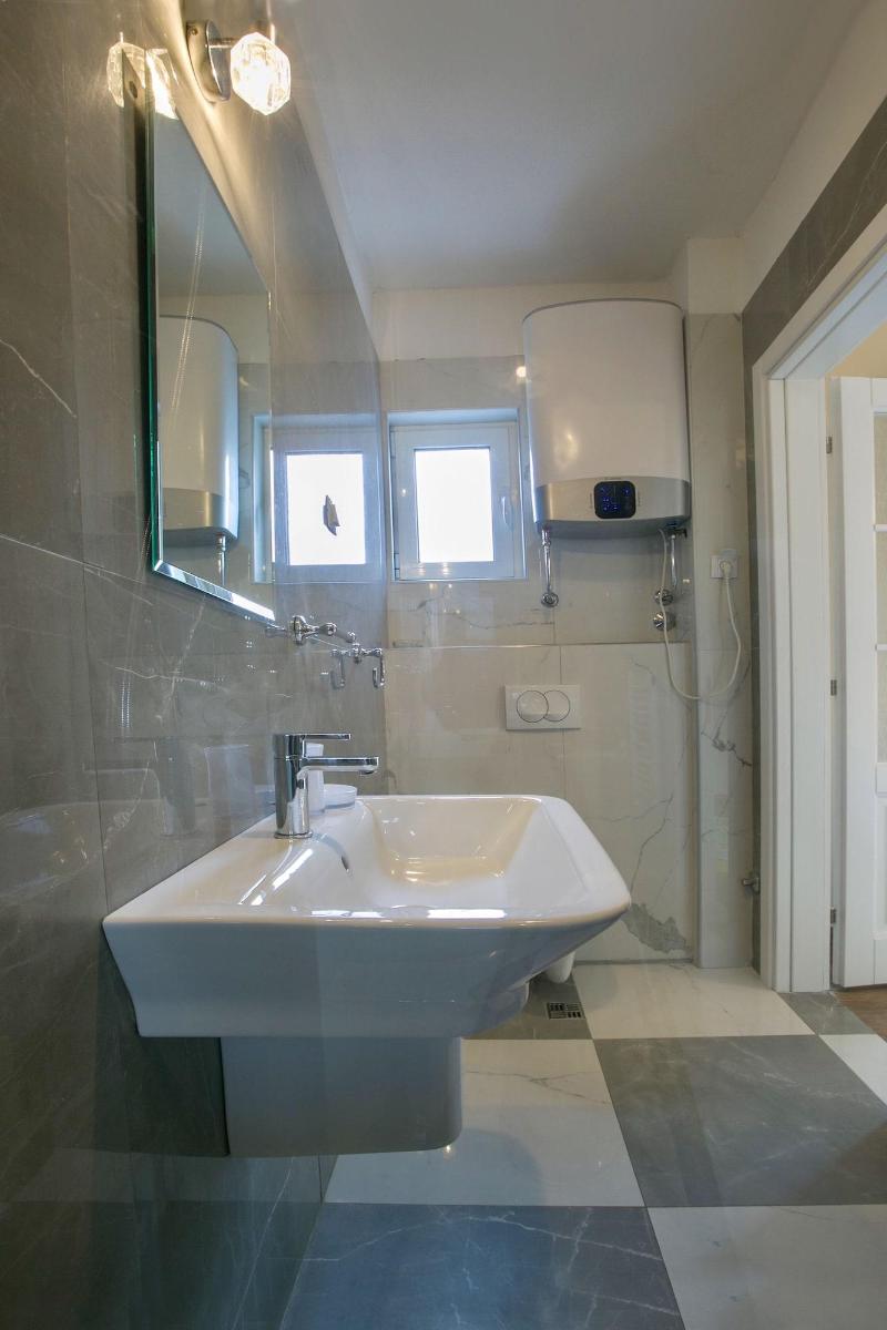 Marinero Apartments image
