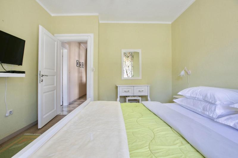 Marinero Apartments image