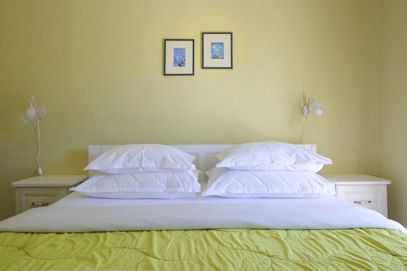 Marinero Apartments image
