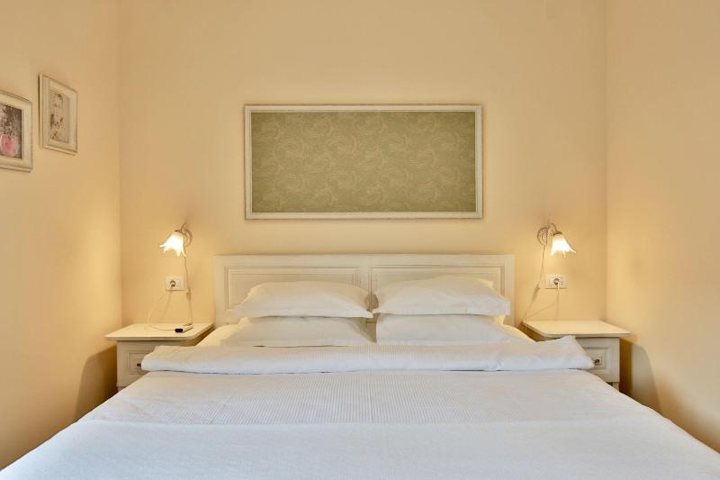 Marinero Apartments image