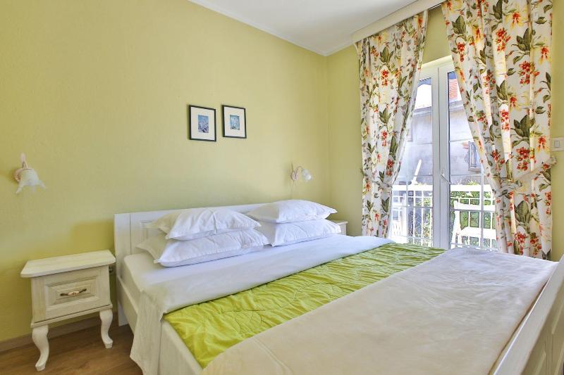 Marinero Apartments image