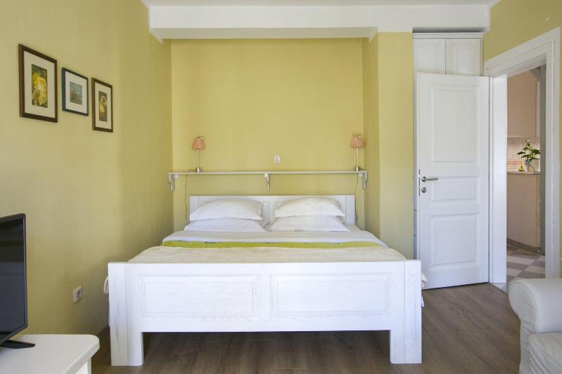 Marinero Apartments image