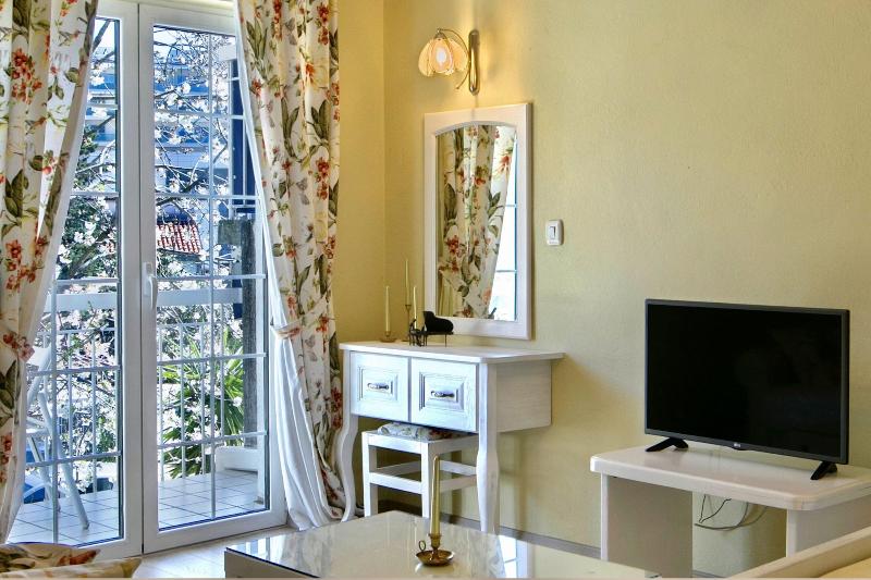 Marinero Apartments image