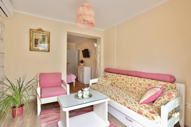 Marinero Apartments image