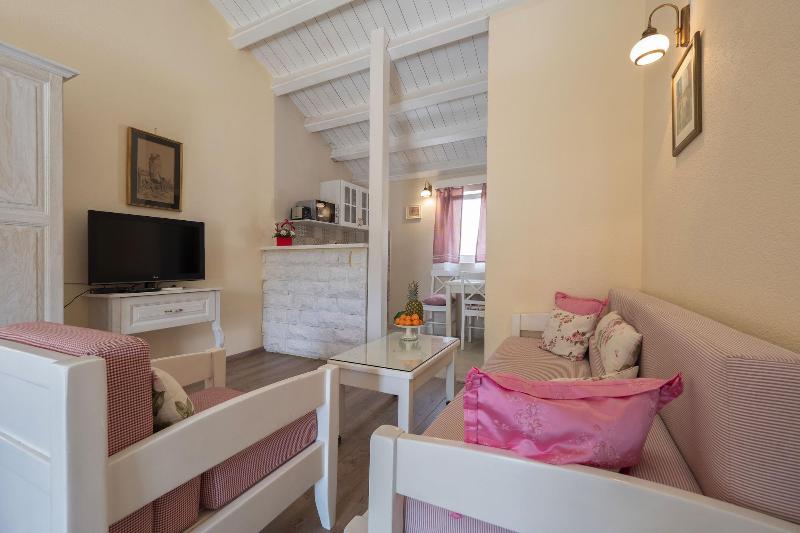 Marinero Apartments image