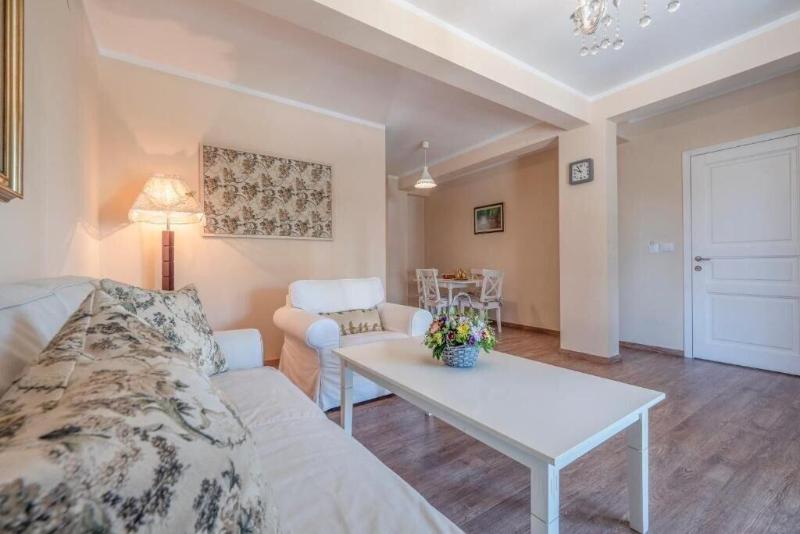 Marinero Apartments image