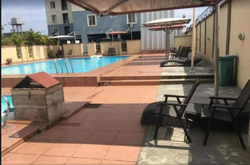 Droptop Suites image