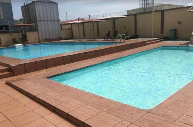 Droptop Suites image