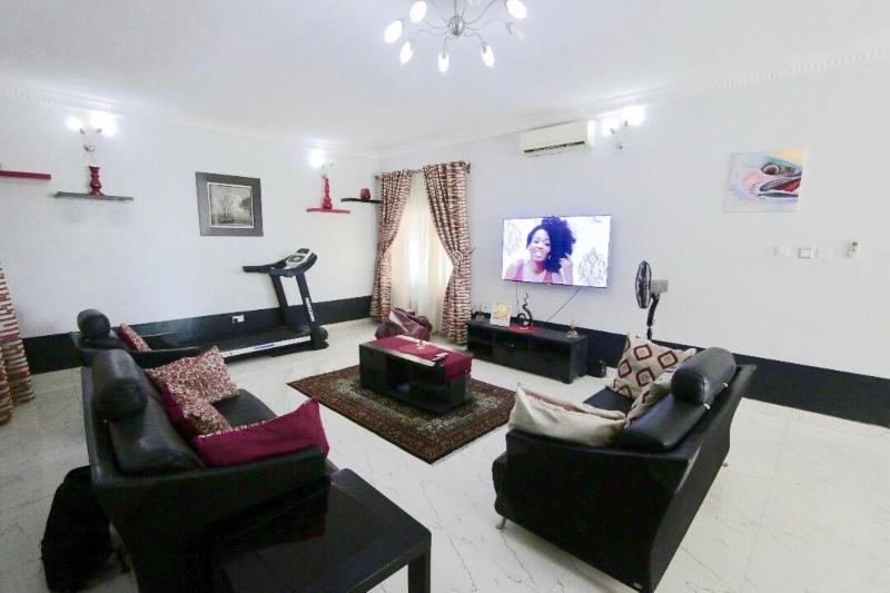 Droptop Suites image