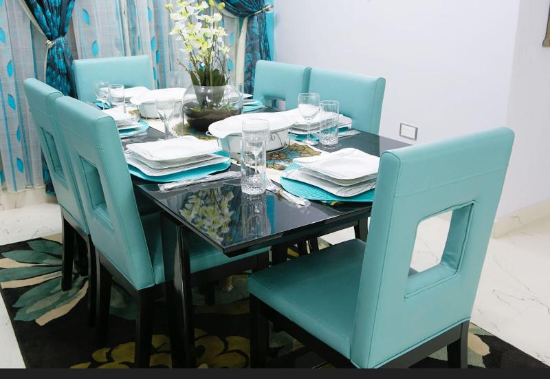 Droptop Suites image