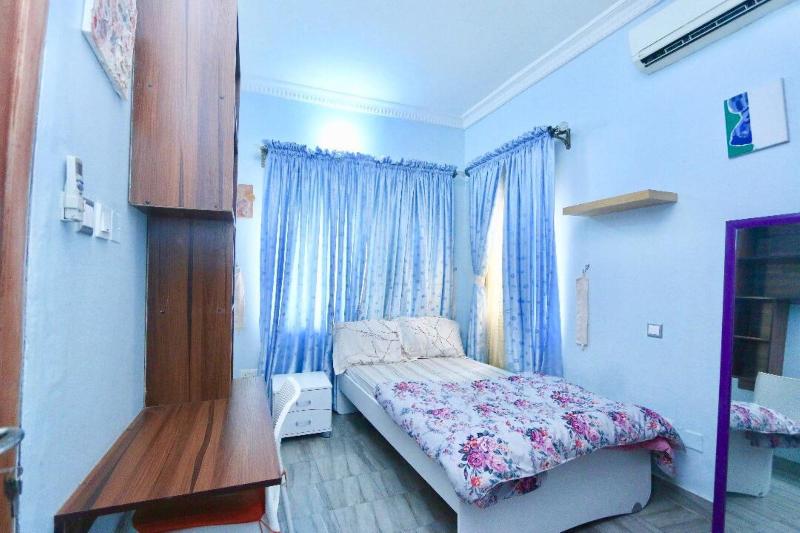 Droptop Suites image