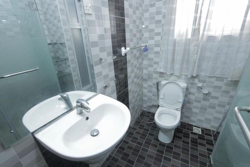 Droptop Suites image