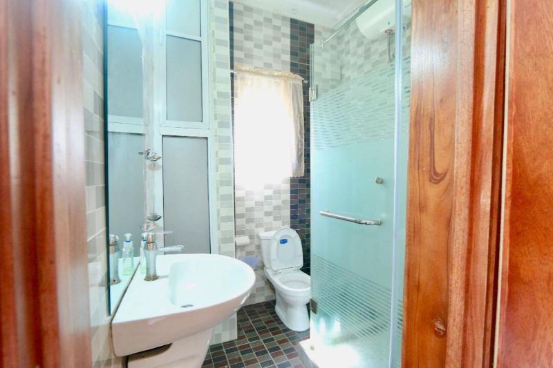 Droptop Suites image