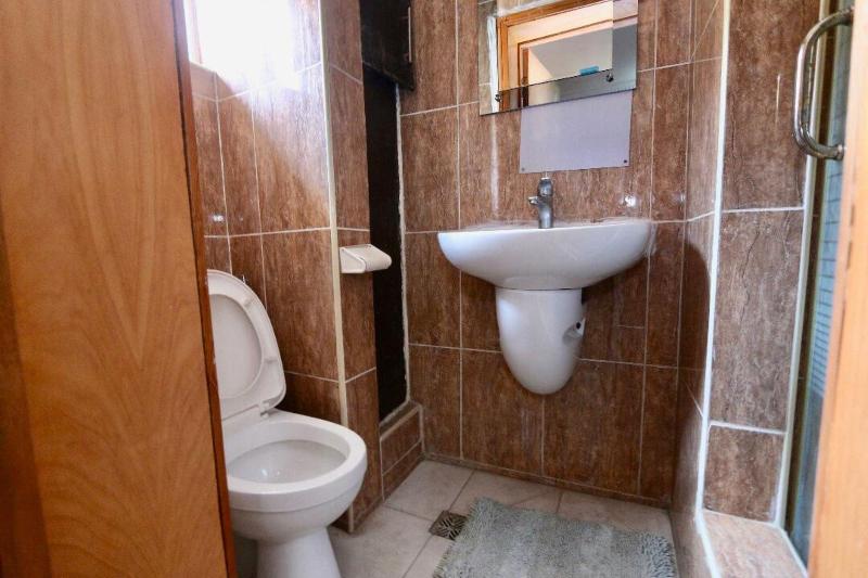 Droptop Suites image