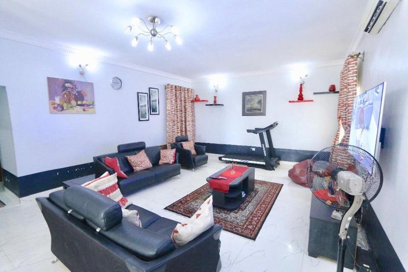 Droptop Suites image