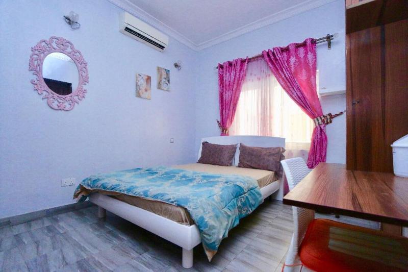 Droptop Suites image