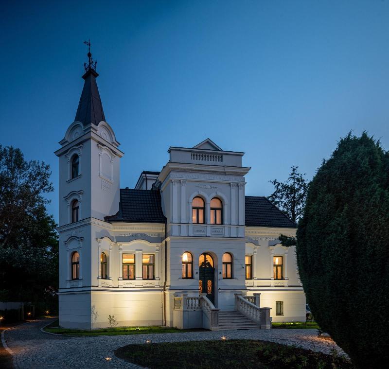 Villa Rosenaw image