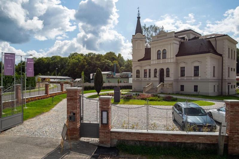 Villa Rosenaw image