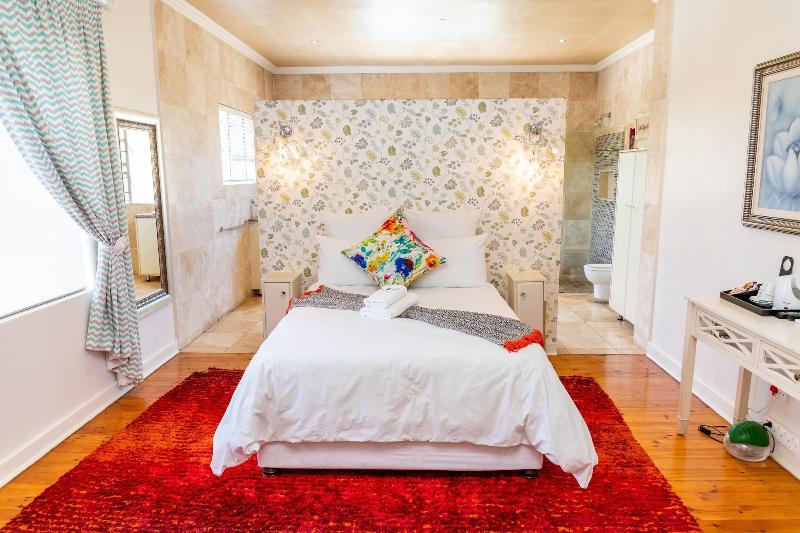 Enjoy Guest House 4