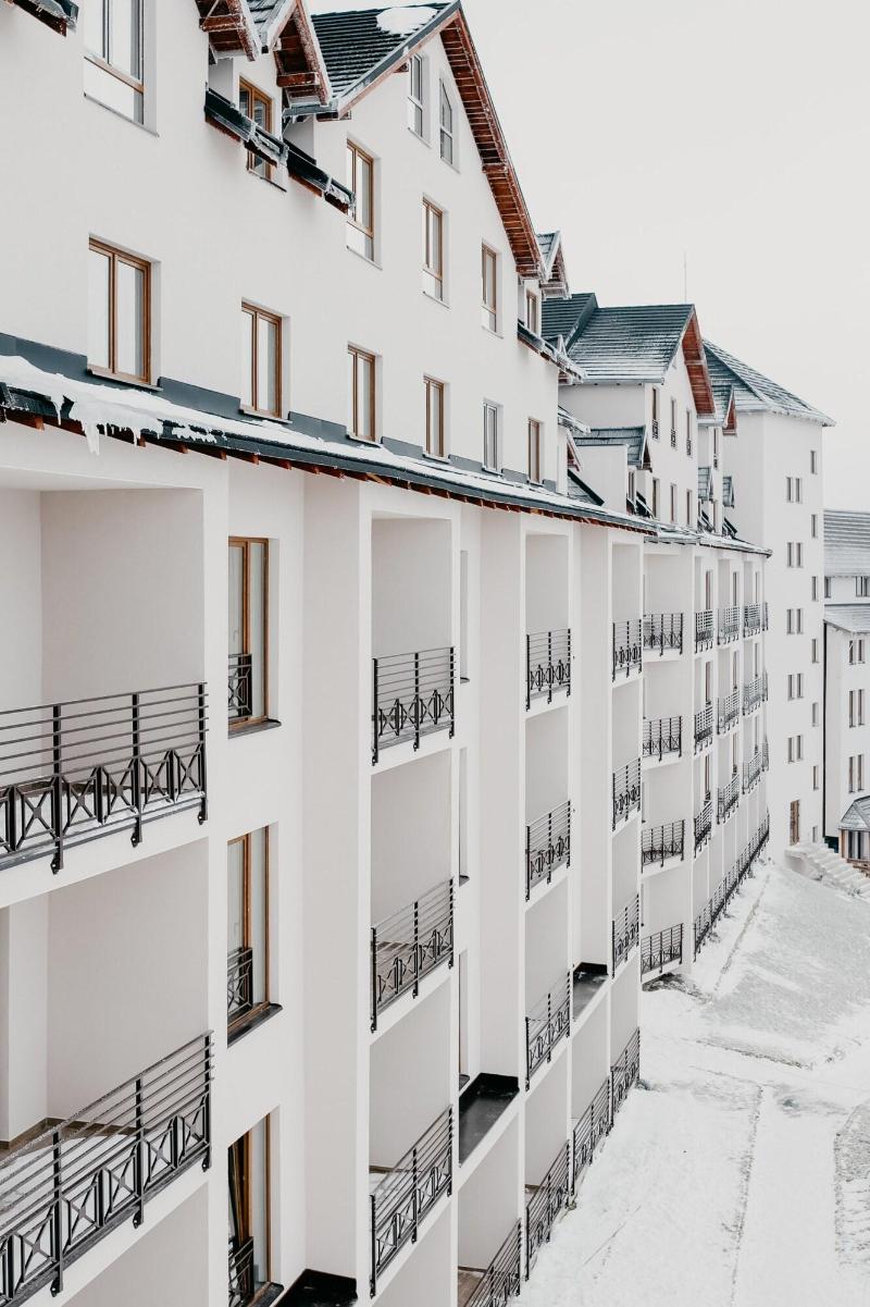 Sky Cabin Apartments