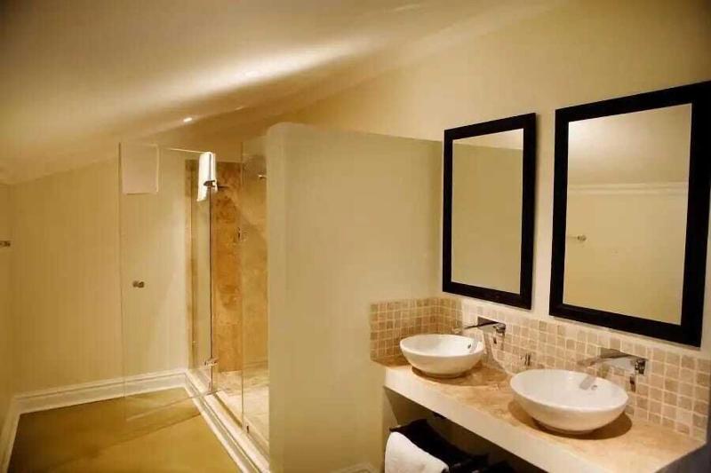 Anchors Boutique Lodge image