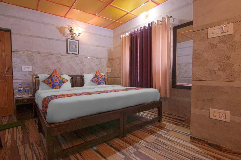 Royal Green Buds image