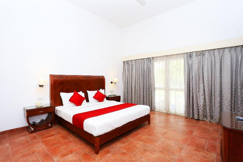 Capital O 29855 Island Inn image
