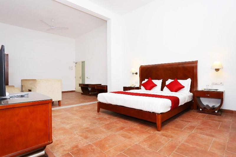 Capital O 29855 Island Inn image