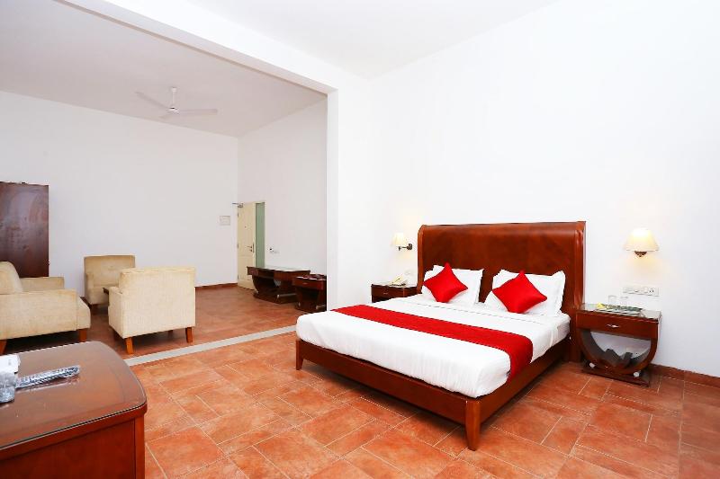 Capital O 29855 Island Inn image